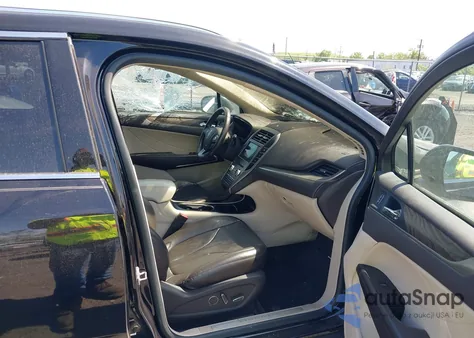 2019 Lincoln Mkc Reserve z USA, uszkodzony, nr VIN 5LMTJ3DH6KUL07611